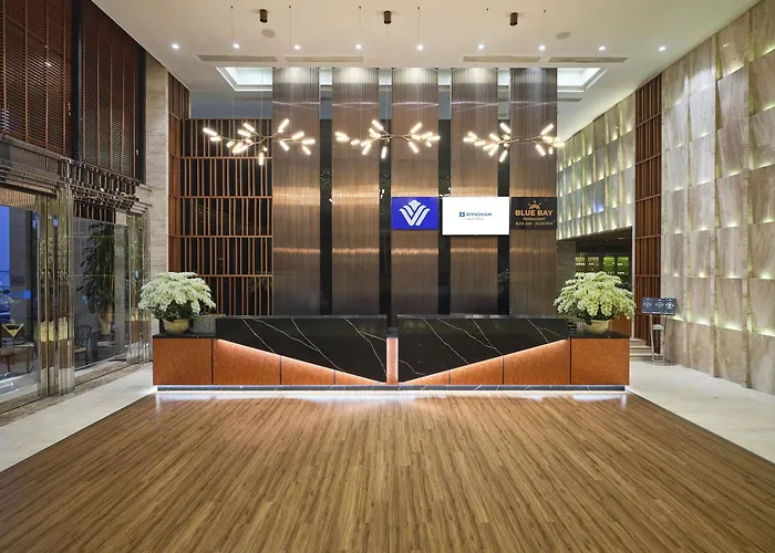 Wyndham Legend 5* Ha Long