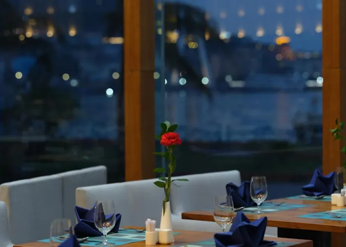 Wyndham Legend 5* Ha Long