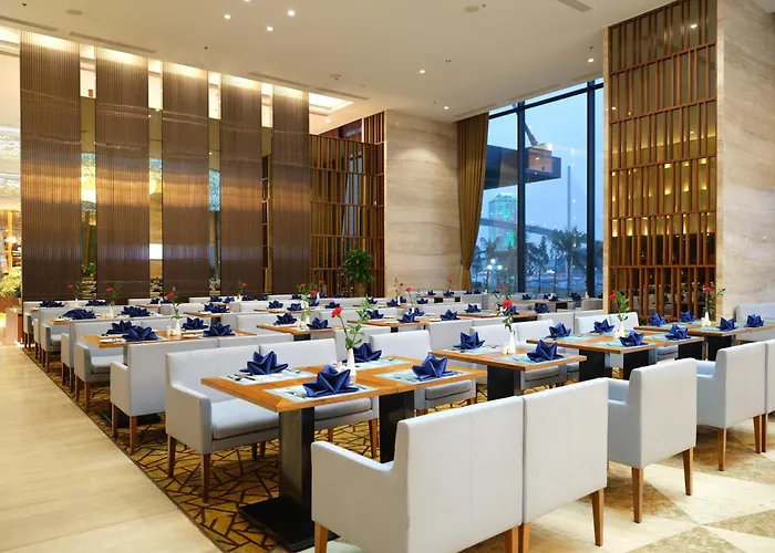 Wyndham Legend 5* Ha Long