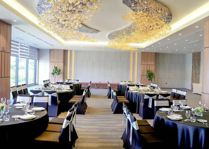 Wyndham Legend Hotel