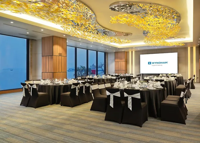 Wyndham Legend 5* Ha Long
