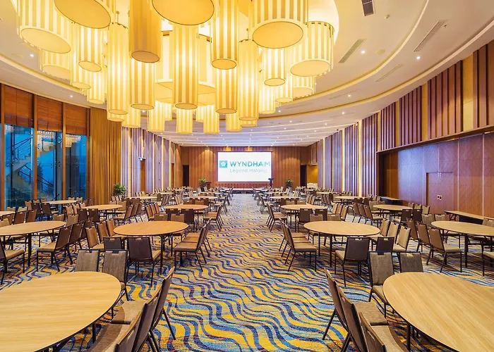 Wyndham Legend 5* Hạ Long